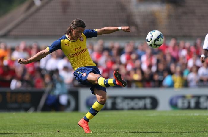 阿森纳球员伤愈重返赛场,助球队获胜 阿森纳球员伤愈重返赛场,助球队获胜