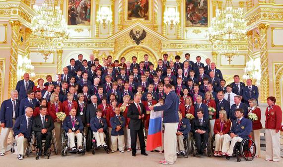 包含俄罗斯队携手晋级,团结合作效果显著的词条 包含俄罗斯队携手晋级,团结合作效果显著的词条