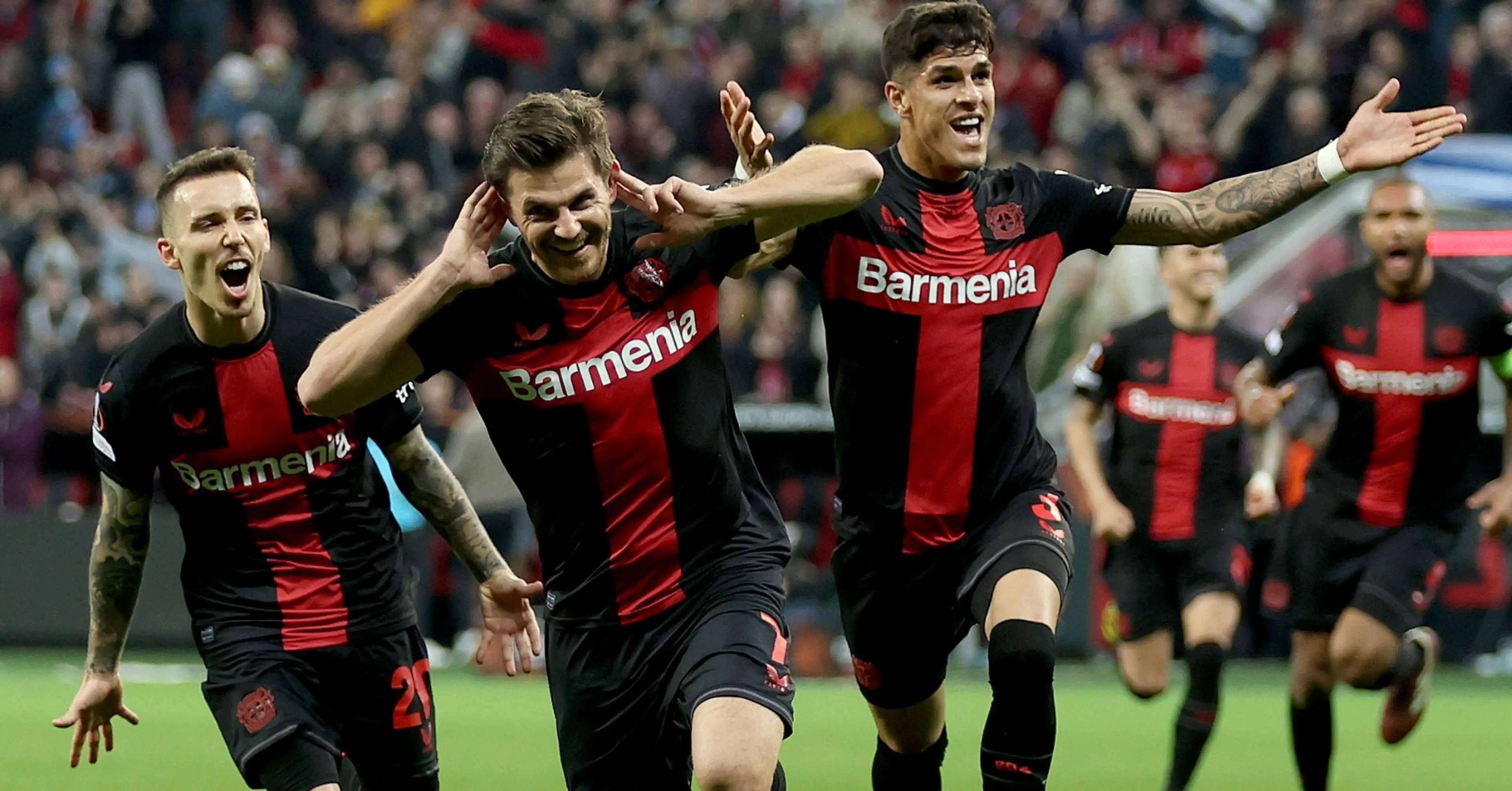 包含凯泽斯劳滕客场告捷，实现壮举的词条