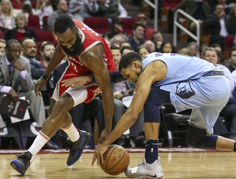 北京队完胜魔术,保罗带队取胜 北京队完胜魔术,保罗带队取胜