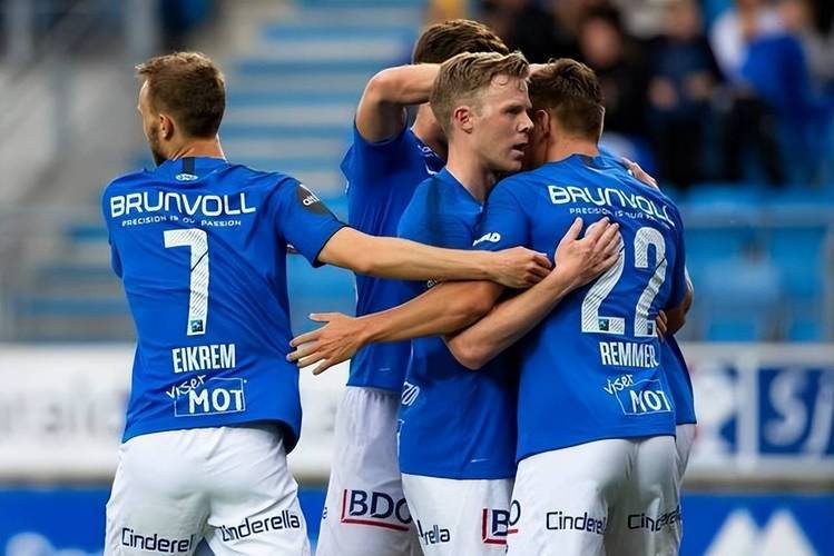 雷恩内主场大胜博洛尼亚,取得三分 雷恩内主场大胜博洛尼亚,取得三分