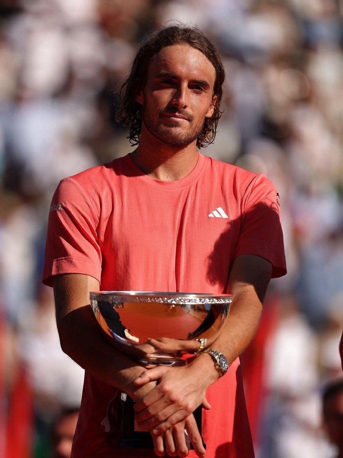 温网鏖战ATP总决赛，西西帕斯关键制胜